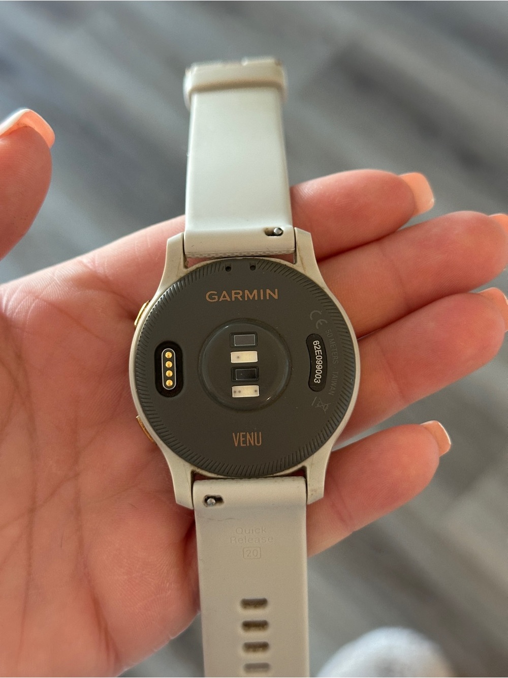 Garmin Venu Watch - Picture 2 of 2